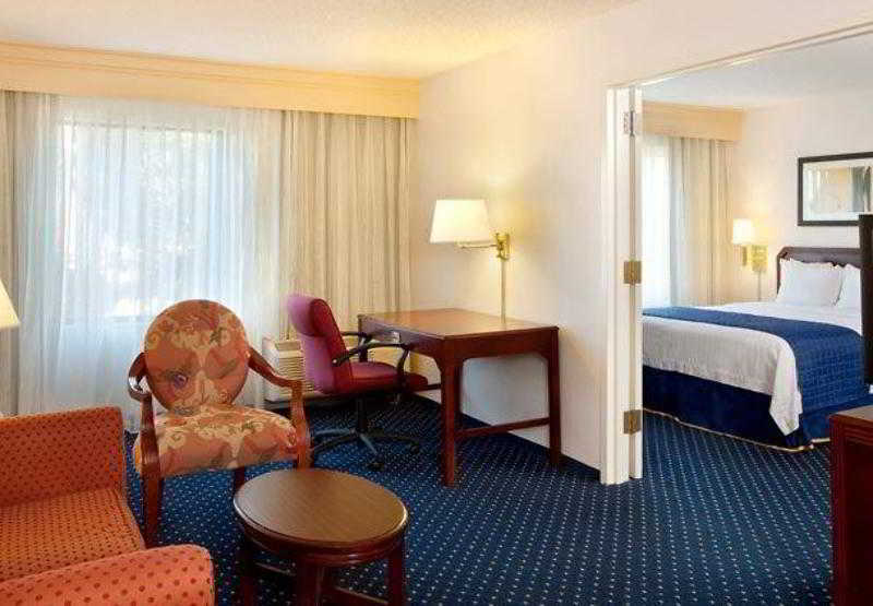 Courtyard By Marriott Houston Hobby Airport Hotel Szoba fotó